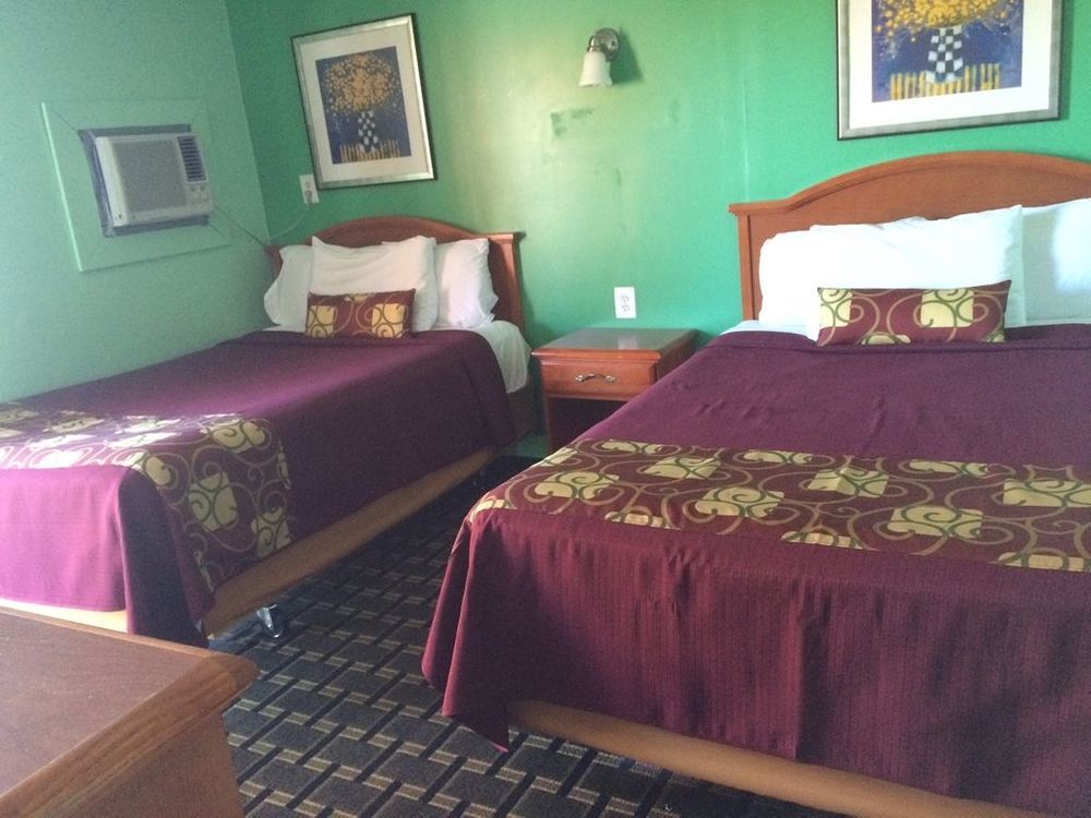 Sleep-Ees Inn, Saginaw & Frankenmuth Quarto foto