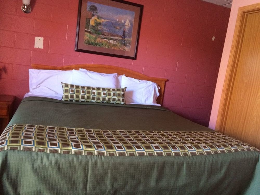 Sleep-Ees Inn, Saginaw & Frankenmuth Quarto foto